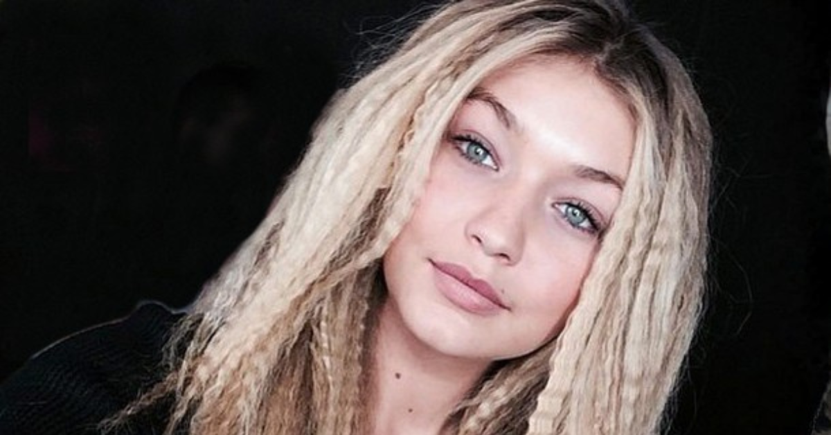Try In-Trend Crimped Hair for Formal and Informal Settings