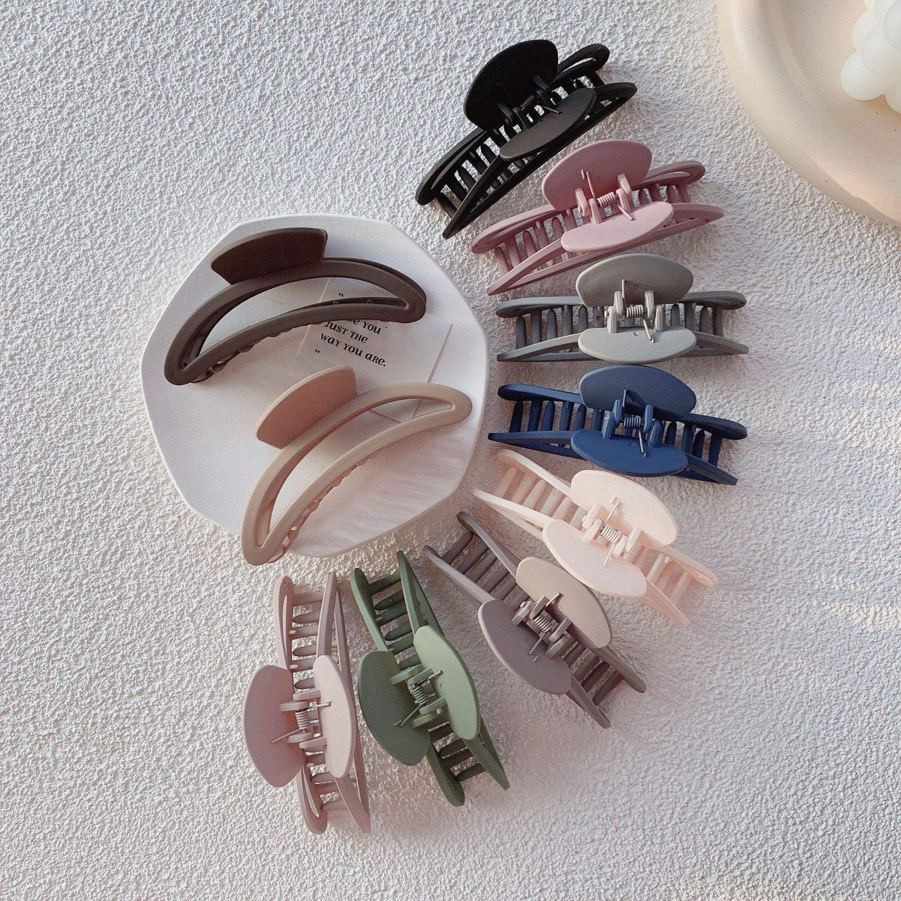 Velvet Touch Claw Clip - Matte Dusk