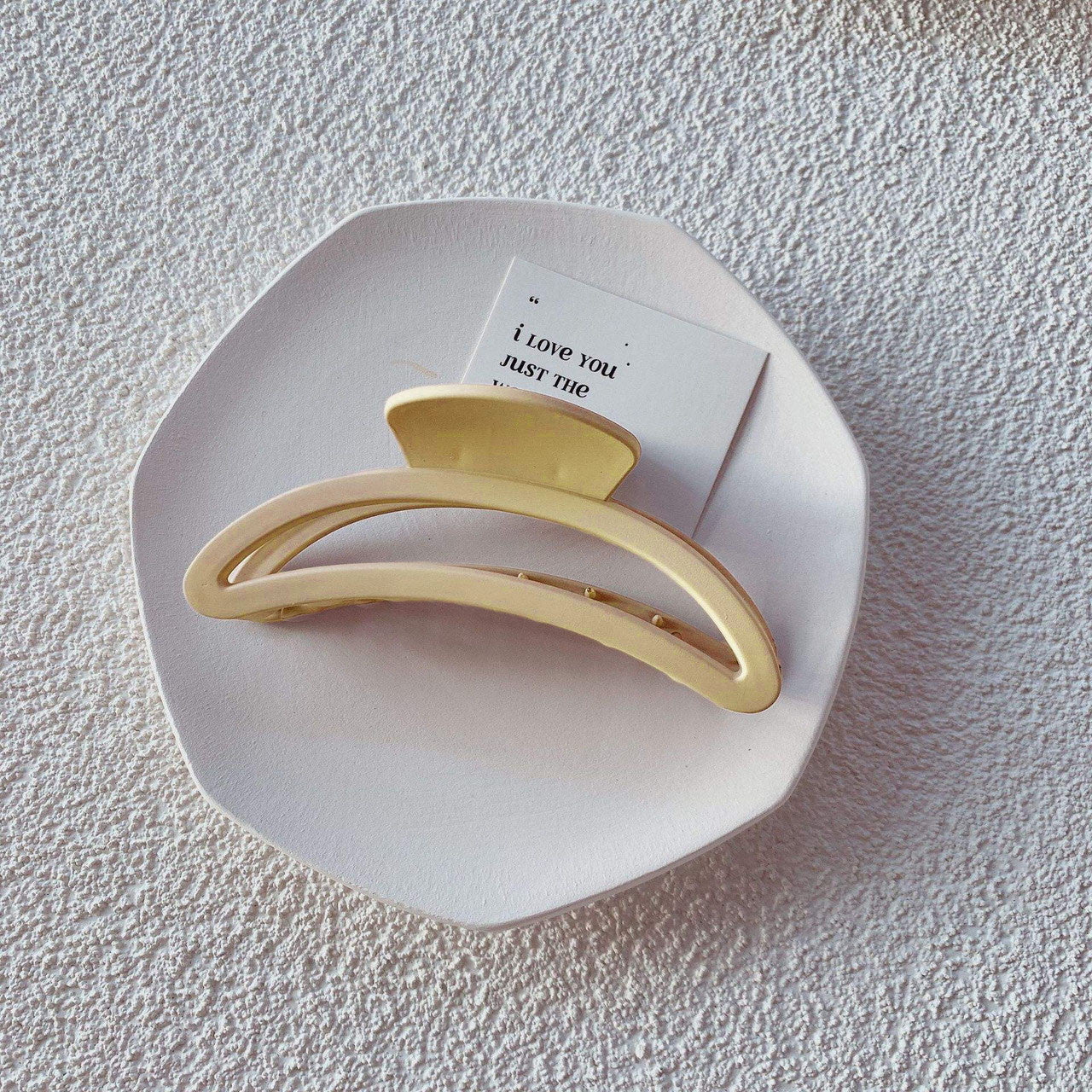 Velvet Touch Claw Clip - Matte Pale Yellow